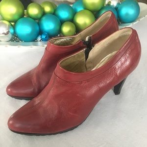 Ron White All Day -cute, red heel booties!